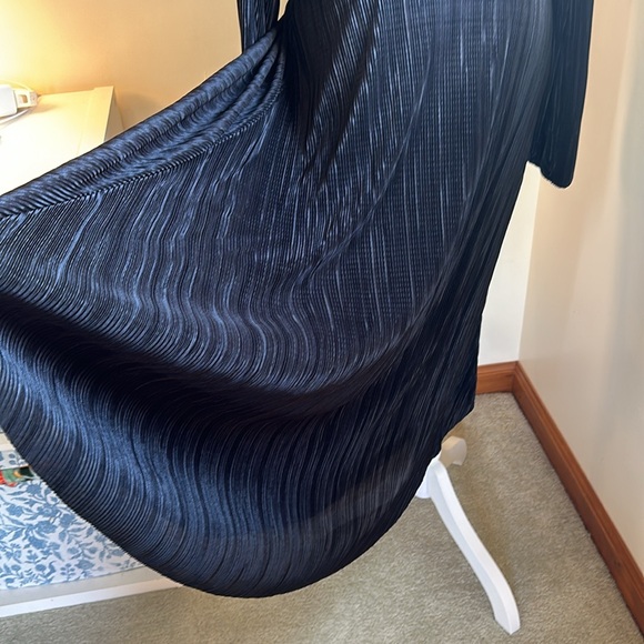 NWT - Boohoo- Women's Black Plisse Plunge Bodycon Midi Dress - Size 16 - Picture 12 of 14